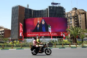 Iranian TV presenter Sahar Emami declared as hero after live broadcast attack